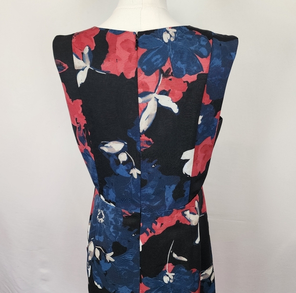 Cynthia Steffe V-Neck Floral Dress Size 8 - Picture 7 of 14